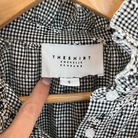 Black and white blouse - Picture 3 of 3